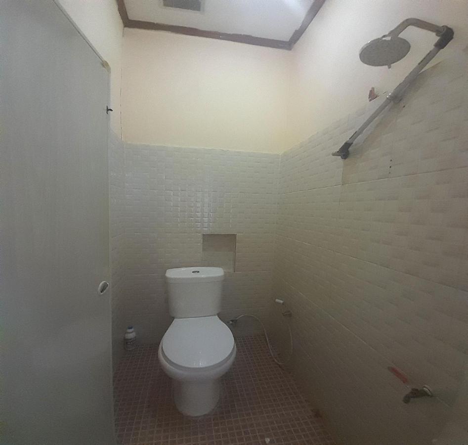 Hotel Oyo 93417 Bunga Rinte Syariah Near Komp Perumahan Stella Ressidence 2 2*